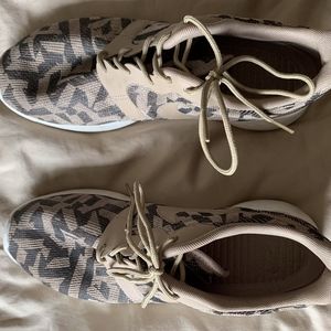 NIKE Womens Sneakers